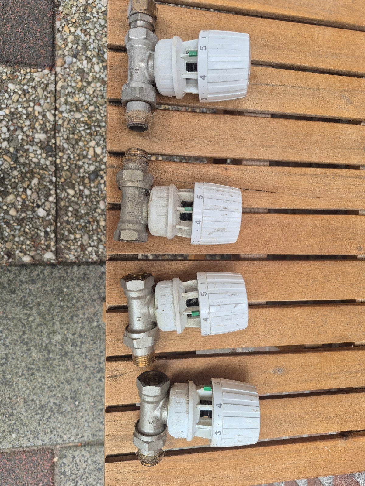4 Danfoss thermostaatknoppen met aansluiting, Ophalen of Verzenden, Gebruikt
