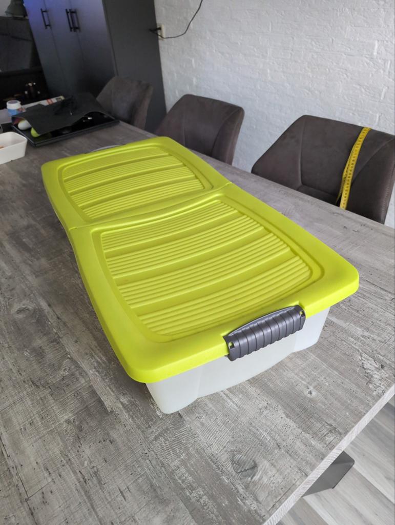 Handige opbergbox met wieltjes en deksel, Ophalen, Zo goed als nieuw, Meerkleurig, Kunststof
