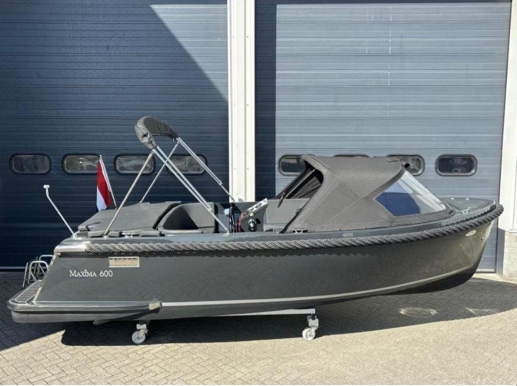 Maxima 600 Tender (2021), Watersport en Boten, Sloepen, Zo goed als nieuw, Tender, Maxima, Afdekzeil, Anker, Antifouling, Biminitop