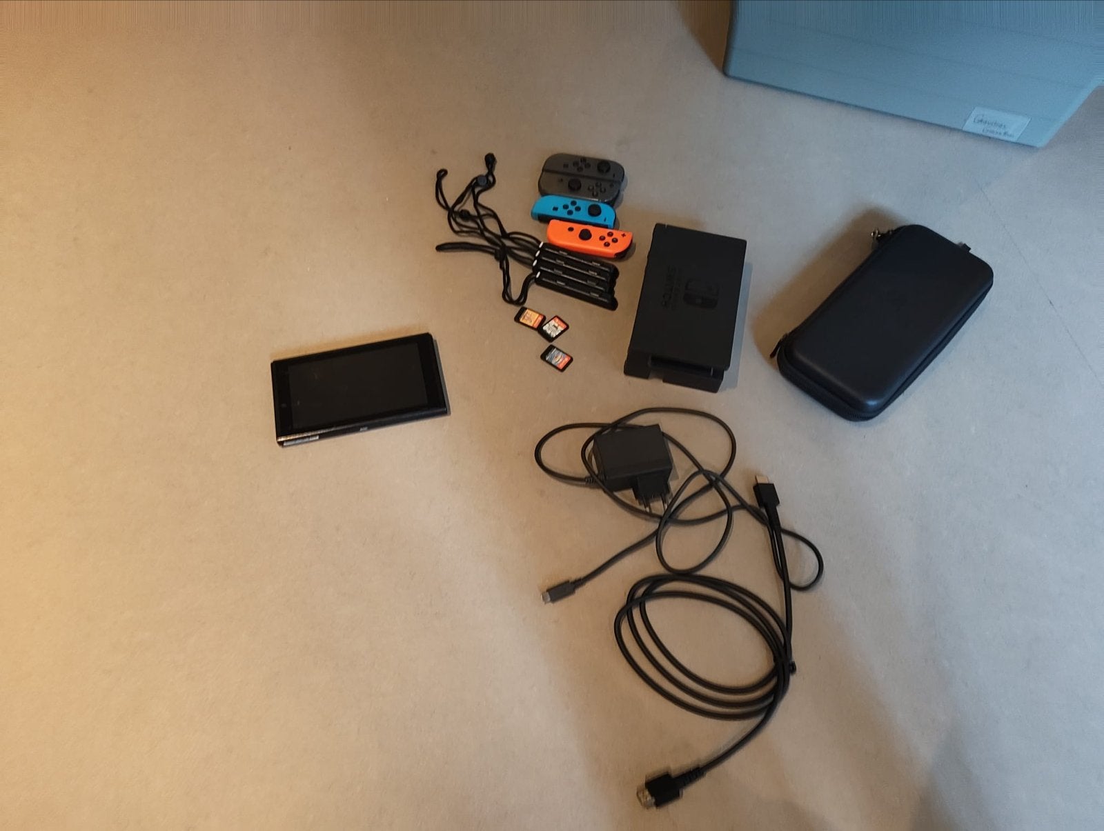 Nintendo Switch met 4 Joy-Cons, Dock en 3 Games, Spelcomputers en Games, Ophalen of Verzenden, Switch Original, Met 3 controllers of meer