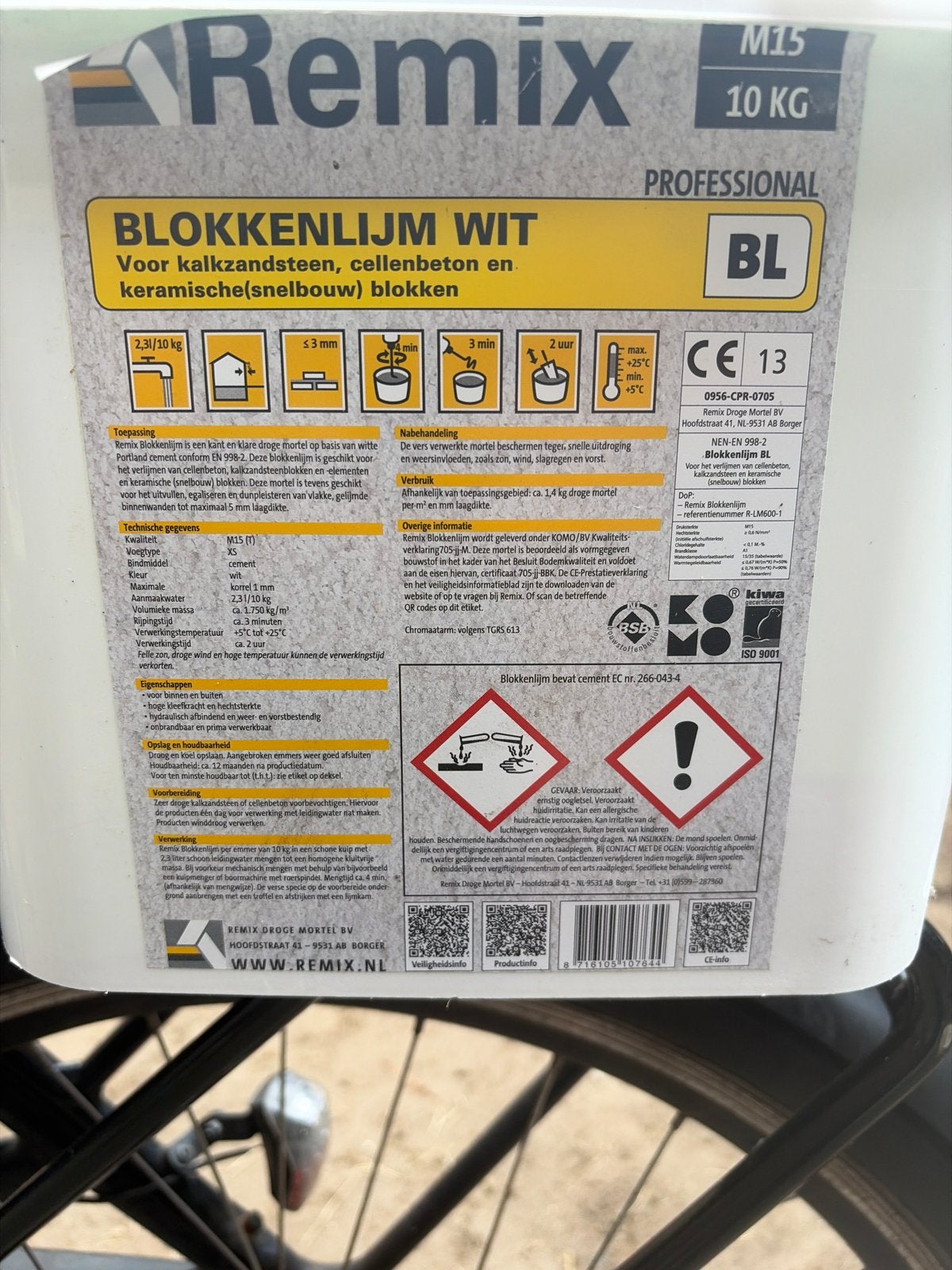 Blokkenlijm wit (1/4 emmer) + lijmkoppelstukken, Ophalen, Nieuw