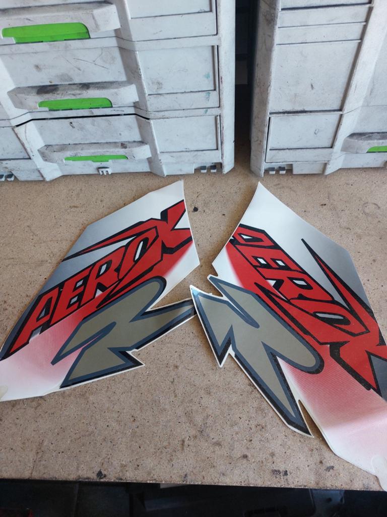 Aerox stickers  links en rechts, Fietsen en Brommers, Ophalen of Verzenden, Nieuw, Overige typen, Yamaha