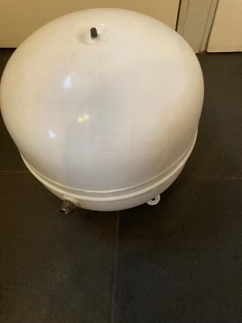 Expansie vat 35 liter voor zonneboiler, Gebruikt, 100 liter of meer, Minder dan 3 jaar oud, Boiler