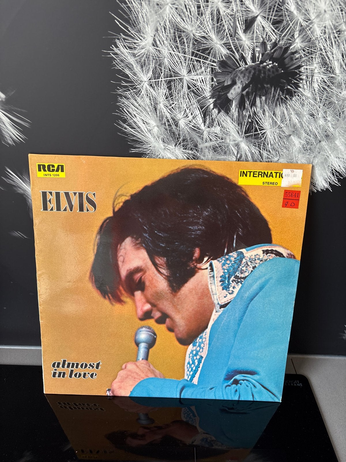 Elvis Presley - Almost in Love LP (RCA International), LP, Gebruikt, Pop, Ophalen of Verzenden