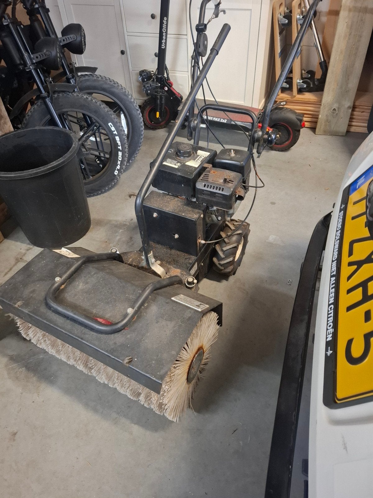 Borstel machine, Ophalen