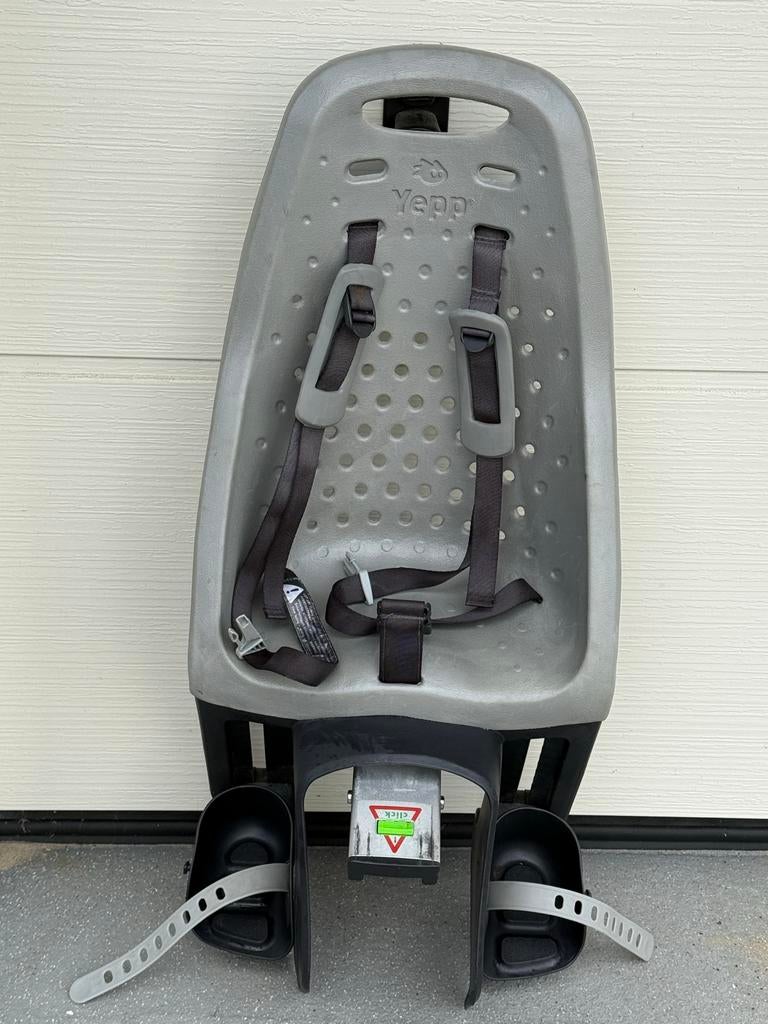 Yepp Achterzitje voor Kinderen - Grijs, Fietsen en Brommers, Fietsaccessoires | Fietsstoeltjes, Gebruikt, Achterzitje, 9 t/m 18 kg