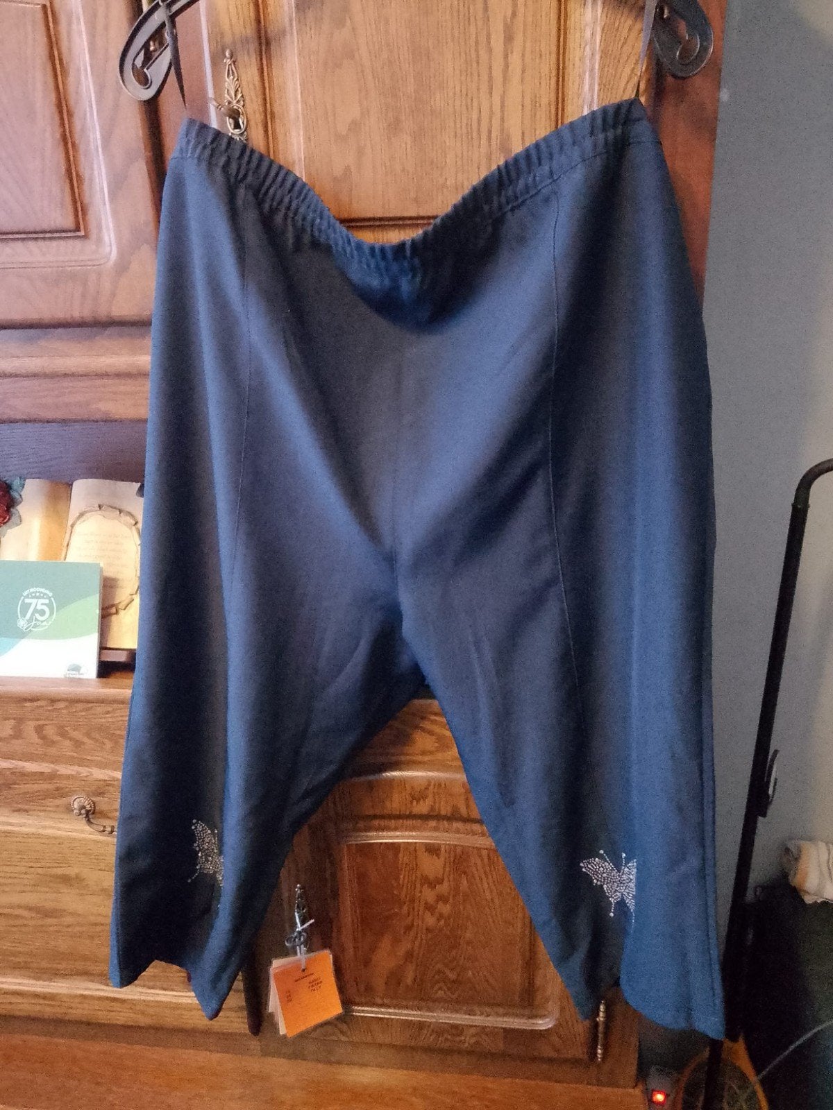 Driekwart dames broek maat 52 met vlinder details, Ophalen of Verzenden