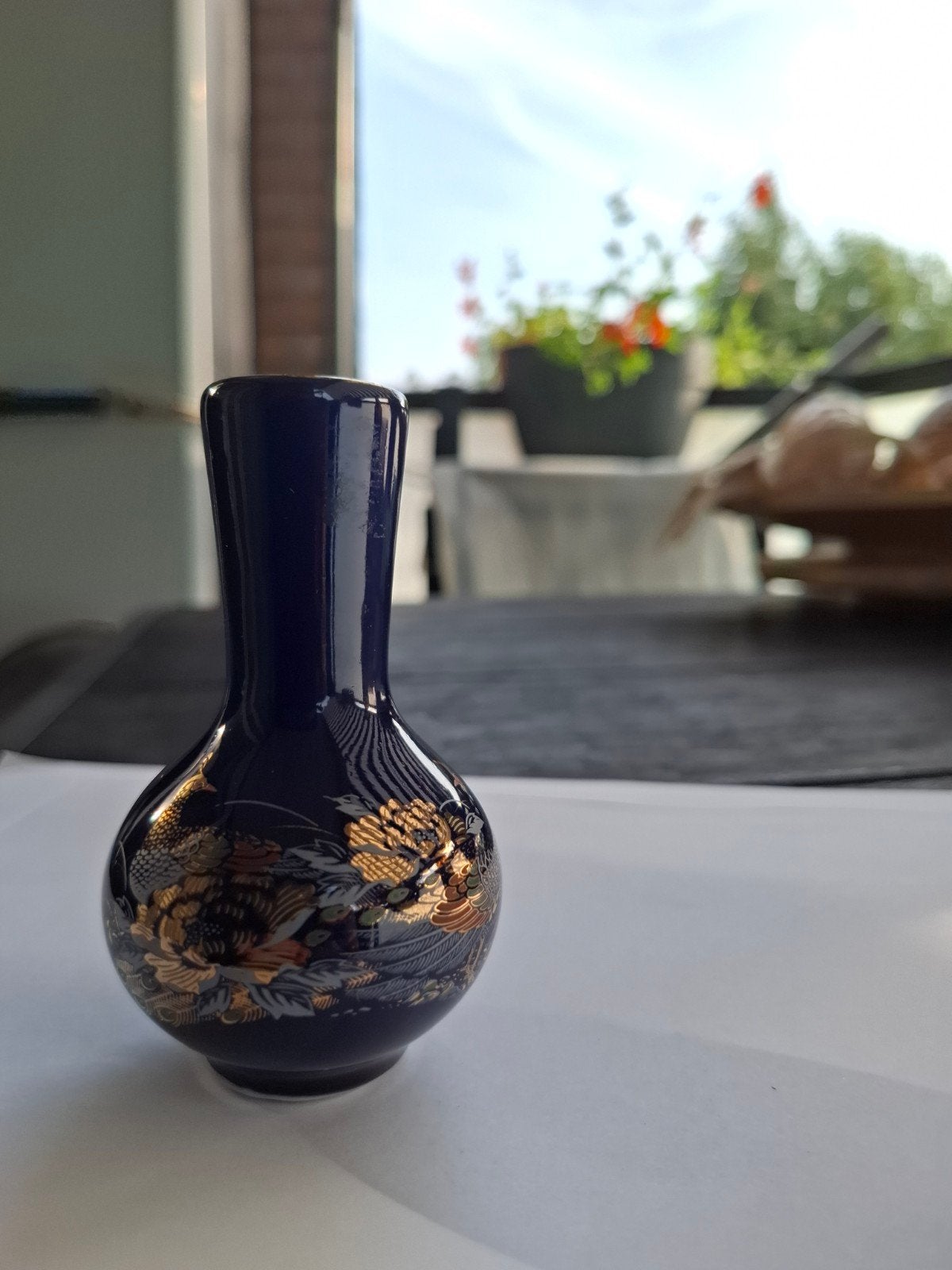 Kleine blauwe vaas met gouden decoratie, Antiek en Kunst, Ophalen