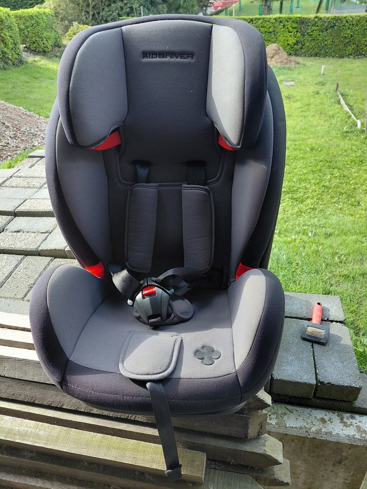 Kinderautostoel Kidsriver met isofix, Autogordel of Isofix, Verstelbare rugleuning, Zo goed als nieuw, 9 t/m 36 kg