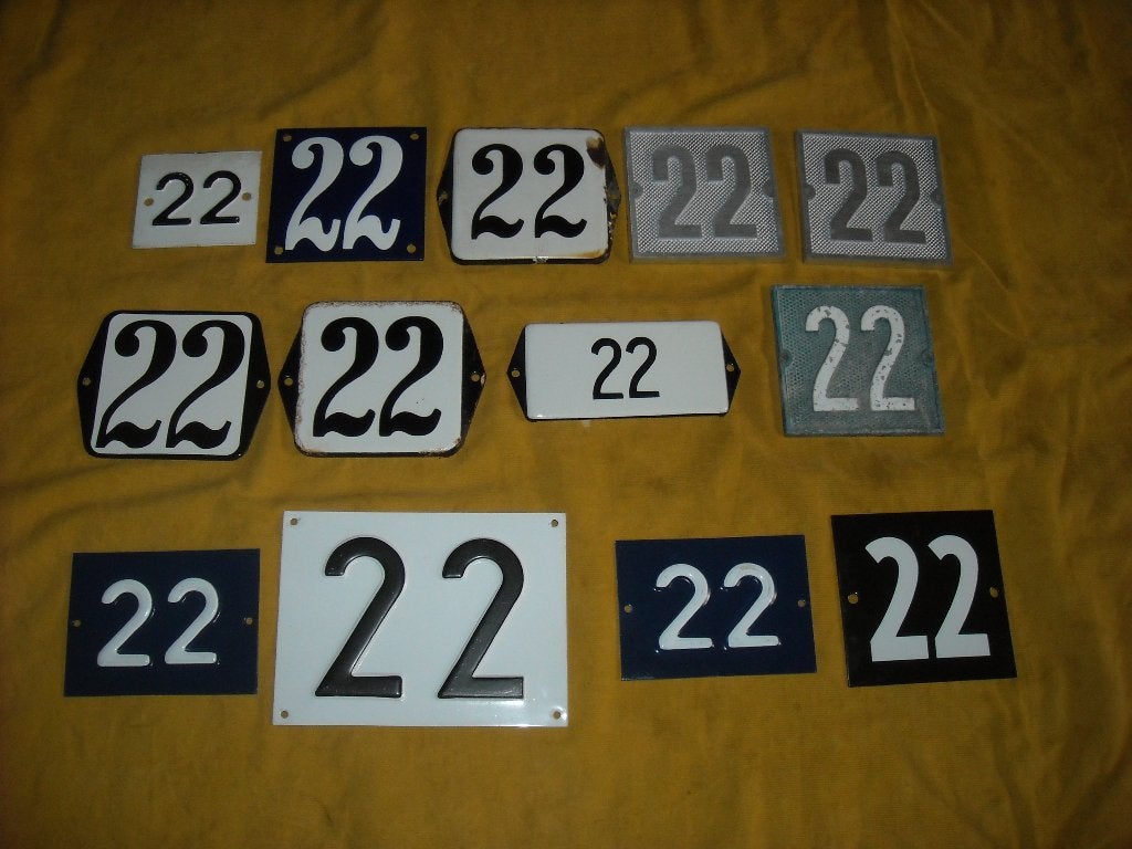 oud emaille huisnummer 22 ook 23 24 25 26 27 28 30 31 32 33, Antiek en Kunst, Ophalen of Verzenden