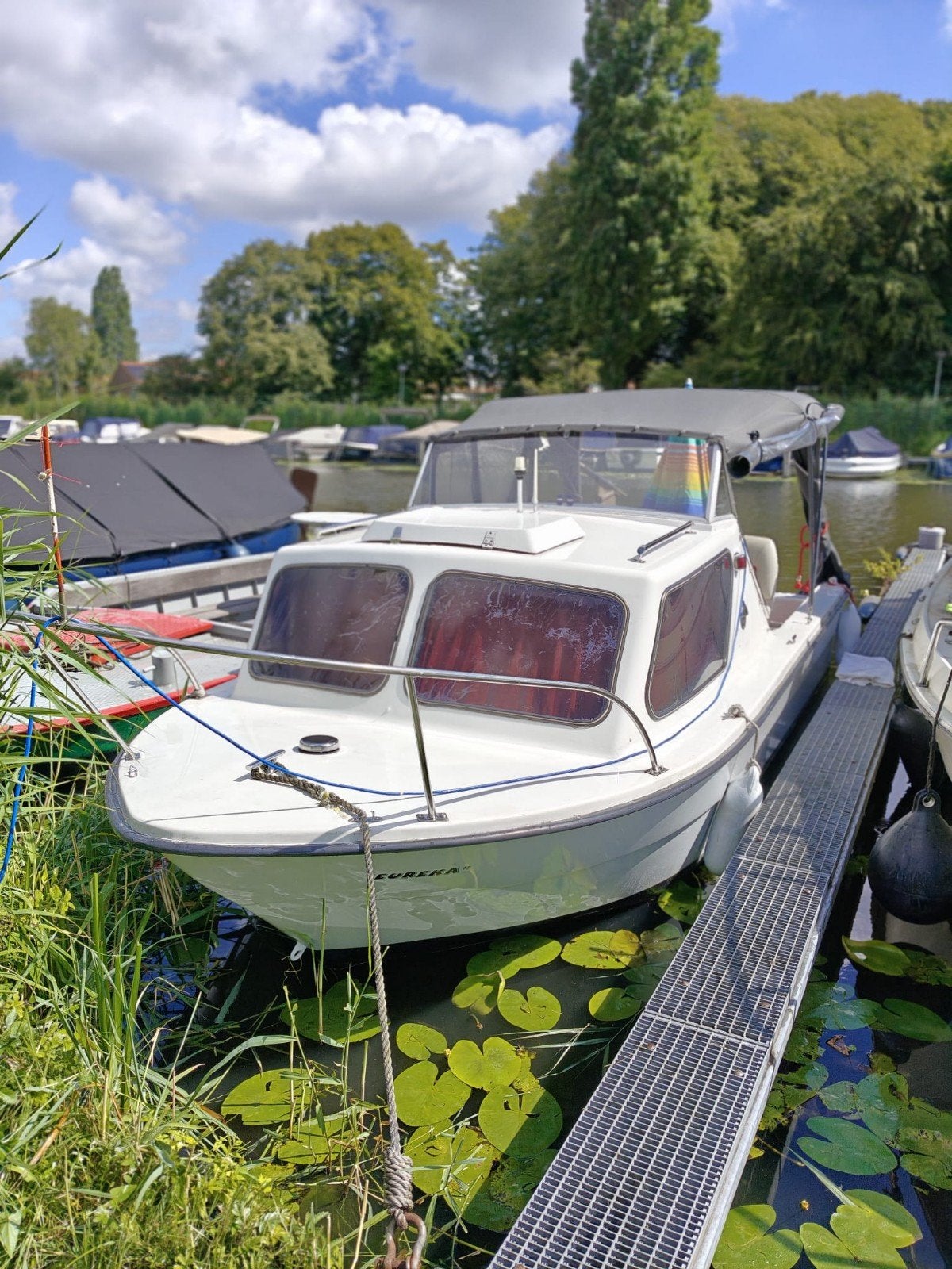 Nette kajuitboot met 20 pk Suzuki buitenboordmotor, Ophalen, Gebruikt