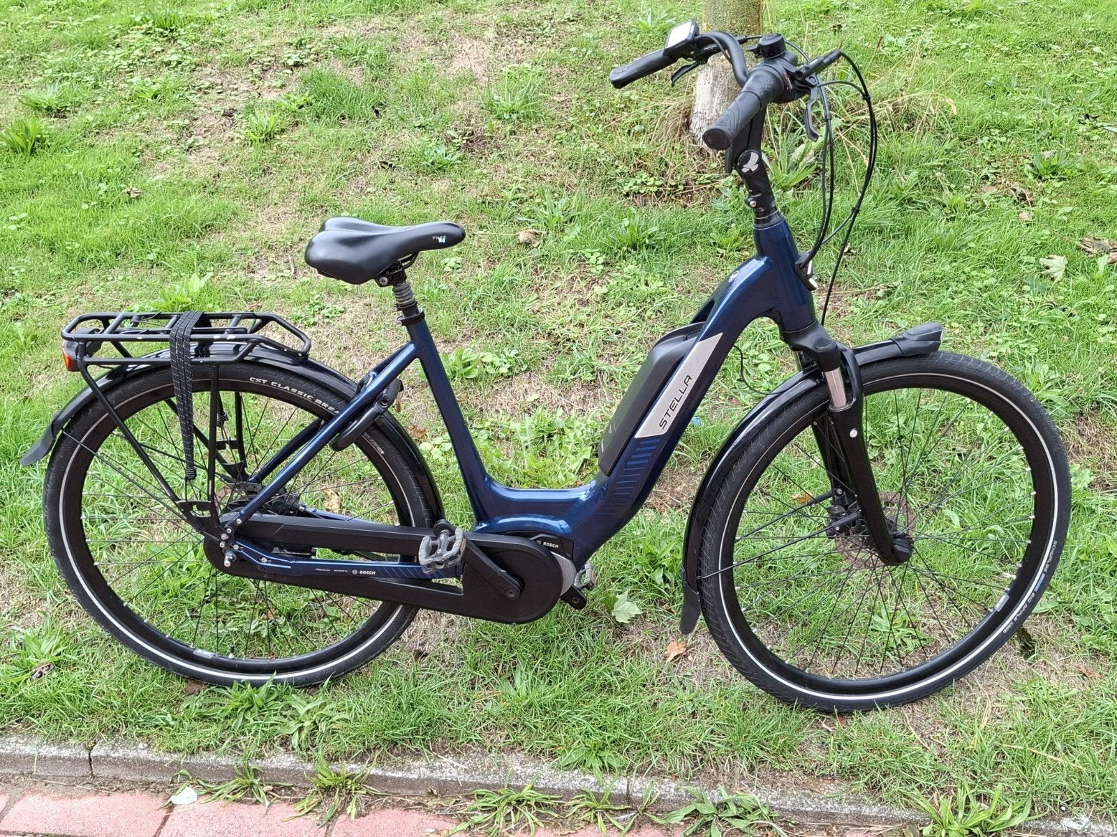 Stella Livorno elektrische fiets - Lage kmstand, 500Wh accu, Zo goed als nieuw, 51 tot 55 cm, 50 km per accu of meer, Ophalen