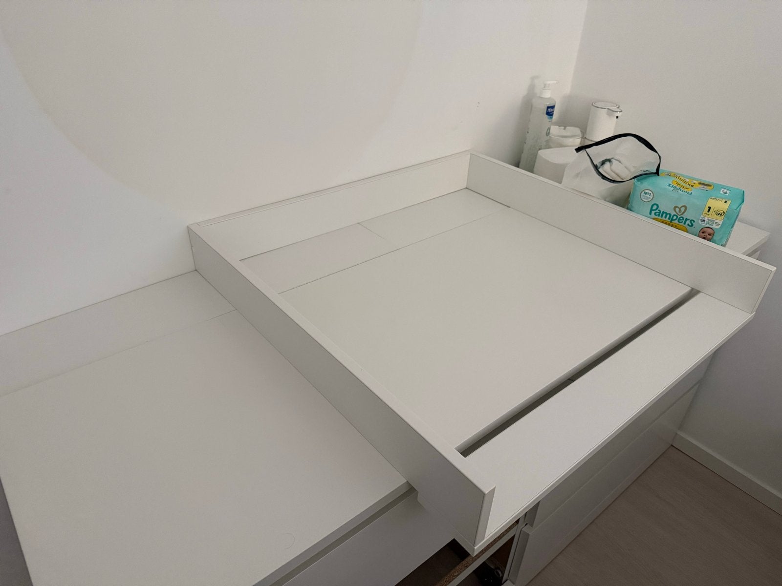 Malm commode opzetstuk wit met verschoonmat, Gebruikt, 70 cm of meer, 75 tot 100 cm, Opstaande rand