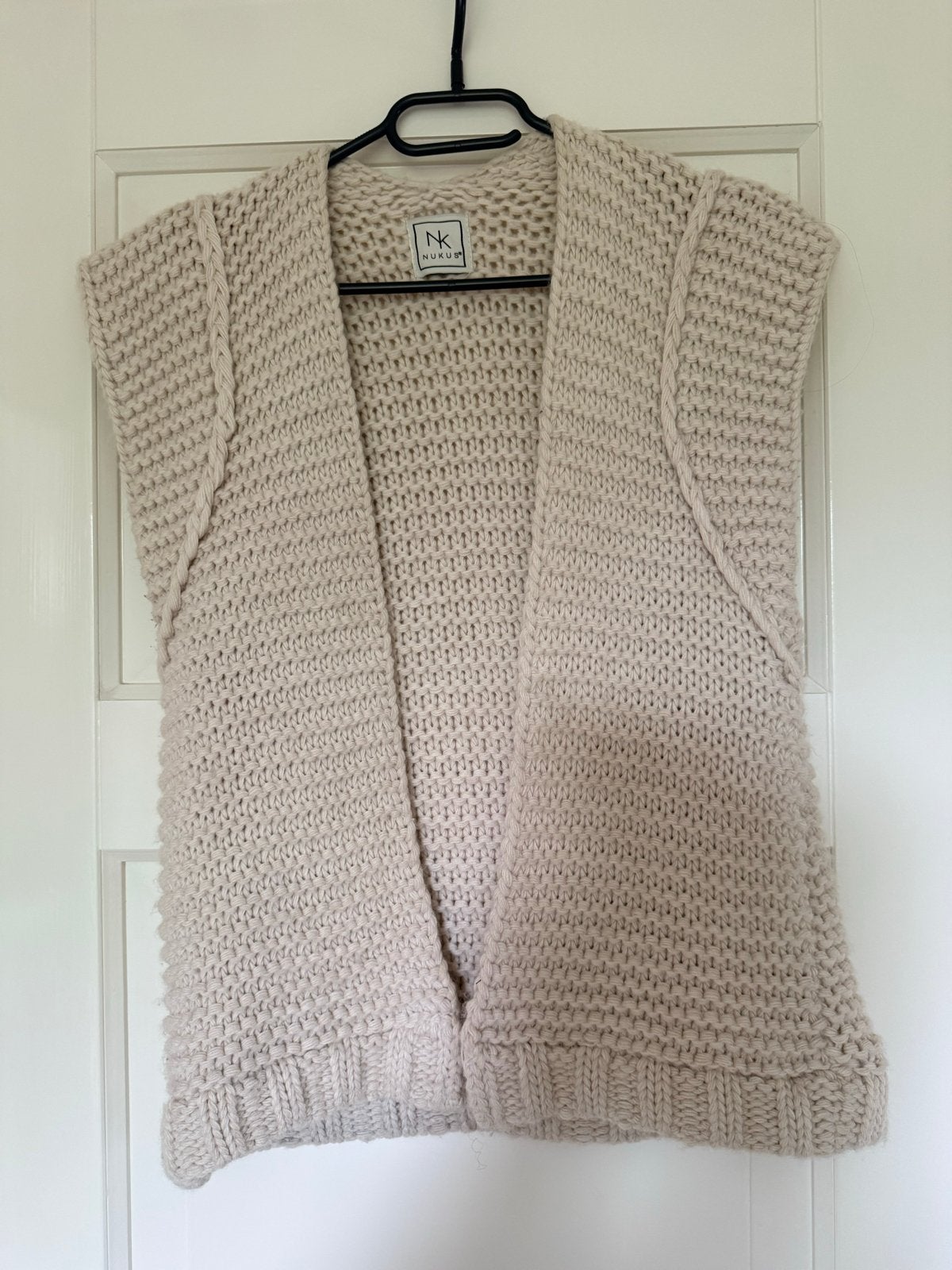 Nukus gebreid gilet warm wit - One size, Ophalen of Verzenden, Zo goed als nieuw, Maat 38/40 (M), Overige kleuren