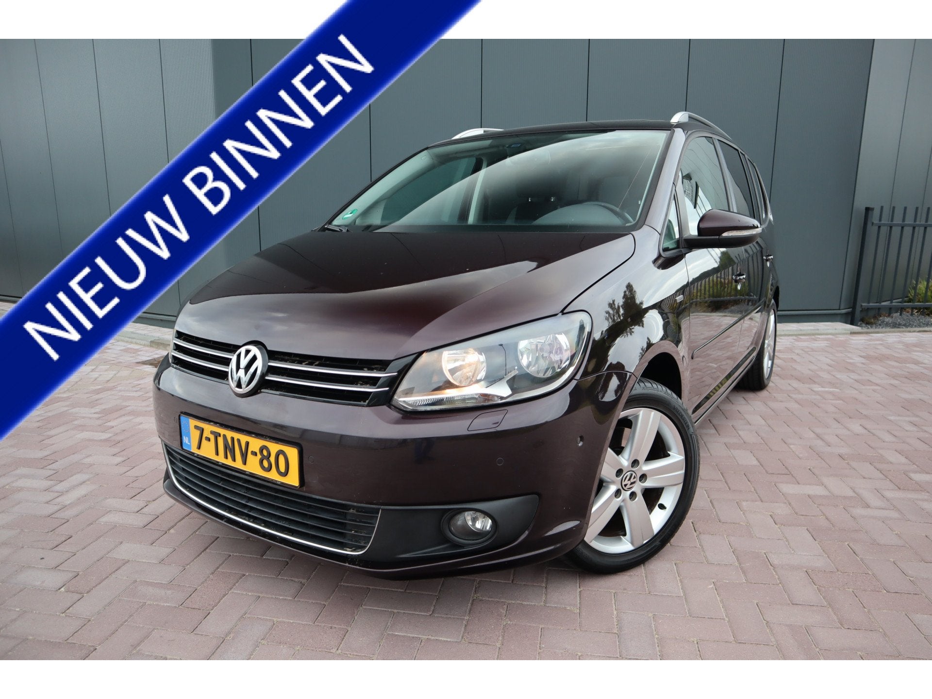 Volkswagen Touran 1.4 TSI Comfortline Life 7p Automaat Panor, Gebruikt, Zwart, 7 stoelen, 1482 kg