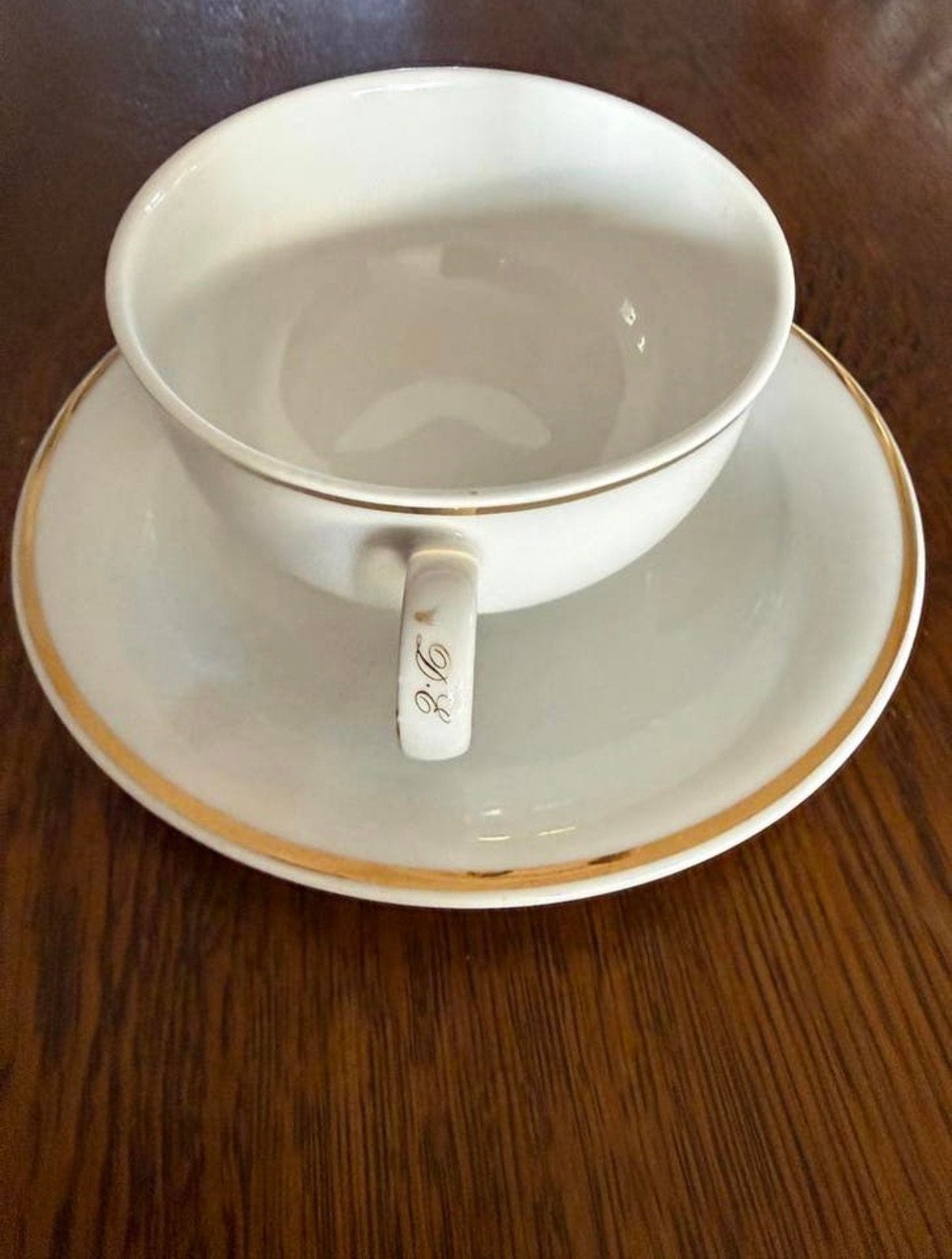 6 DE thee/koffiekopjes met schotels, wit met goud en bloem, Gebruikt, Overige merken, Klassiek, Ophalen of Verzenden