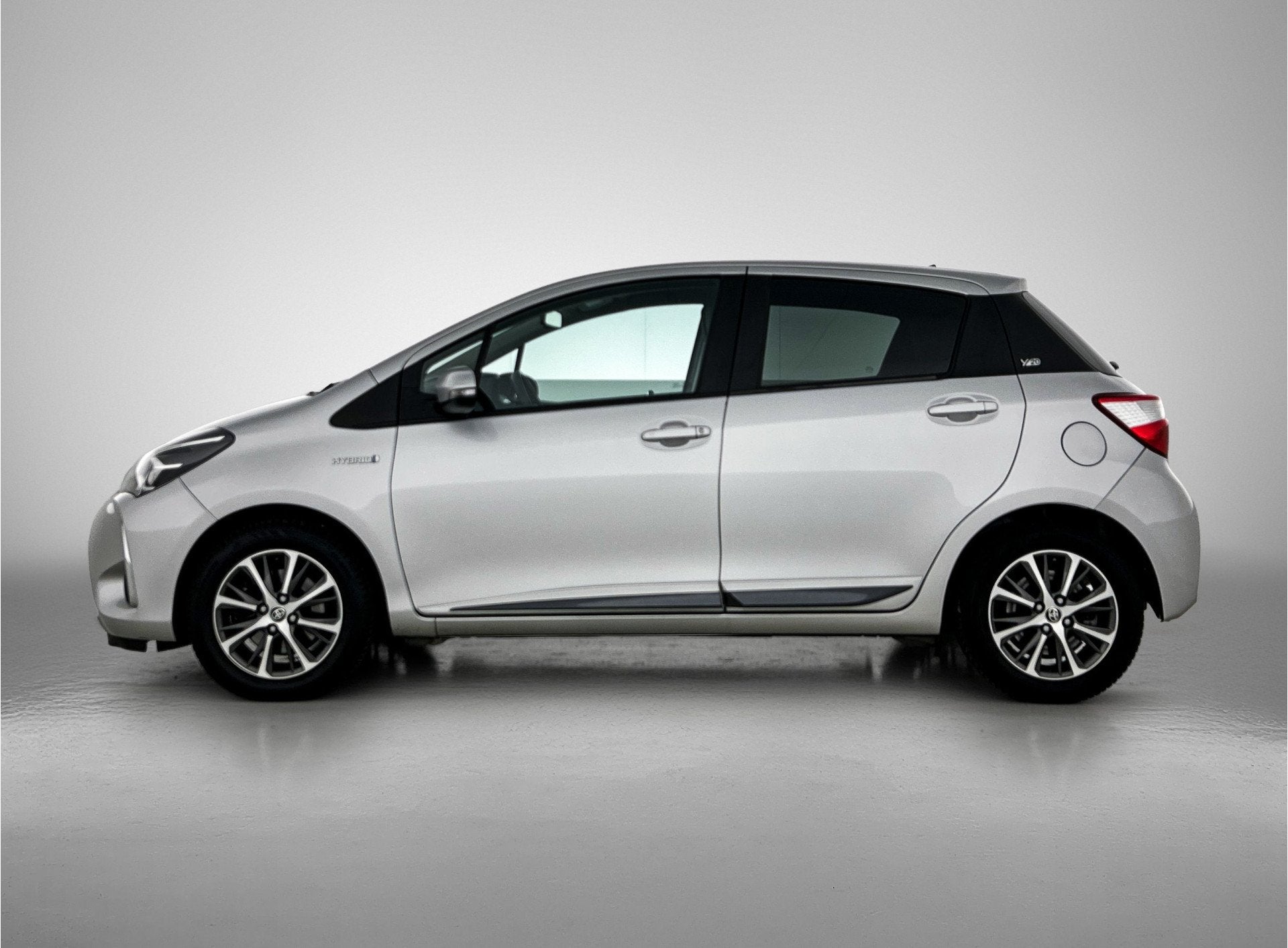 Toyota Yaris 1.5 Hybrid Y20 Exclusive Edition | Dealeronderh, 12 maanden, Gebruikt, Euro 6, 4 cilinders