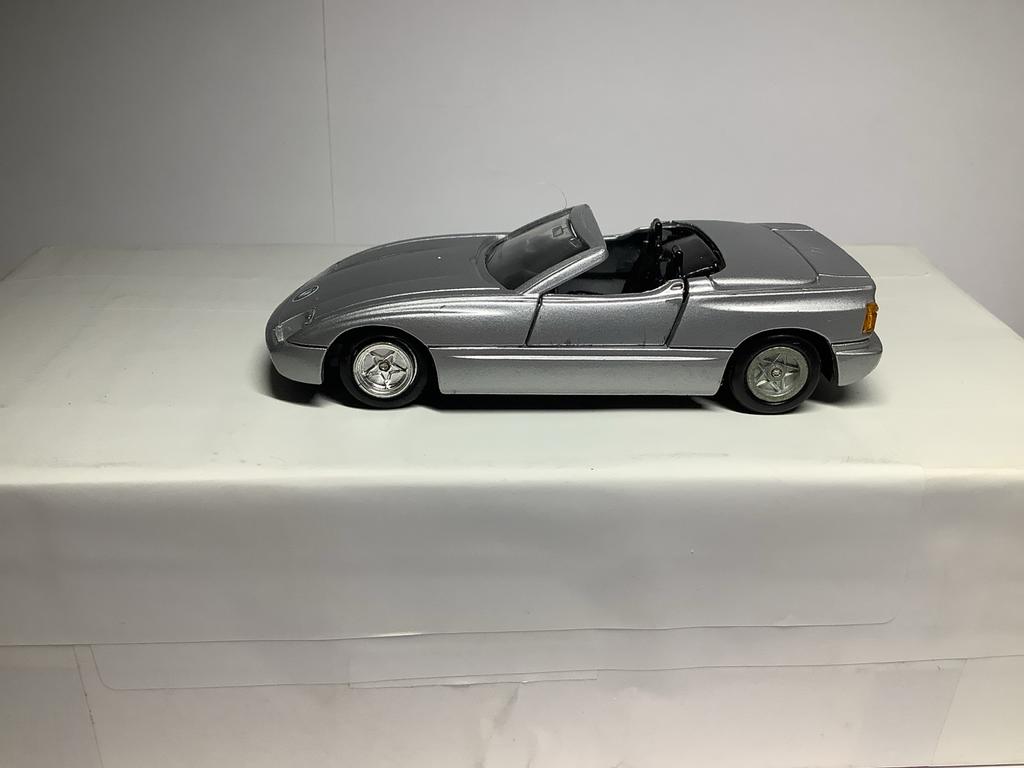 BMW Z1 Modelauto - Zilverkleurig Cabriolet 1:36, Ophalen of Verzenden, Zo goed als nieuw, Auto, Overige merken