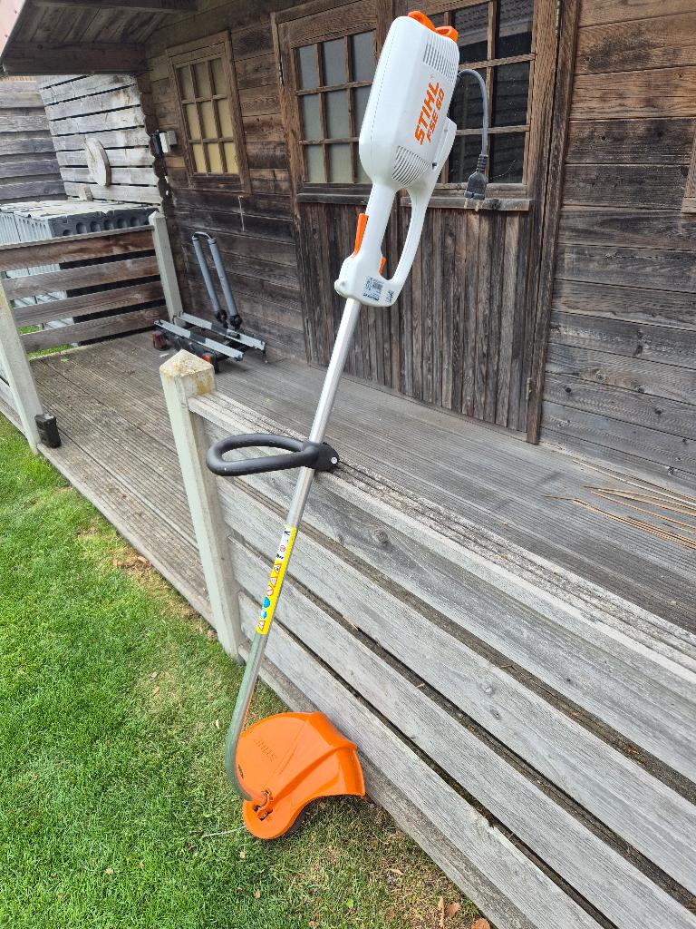 Stihl FSE 60 bosmaaier (nieuw) Halve prijs, Ophalen, Stihl, Nieuw, 30 tot 50 cm