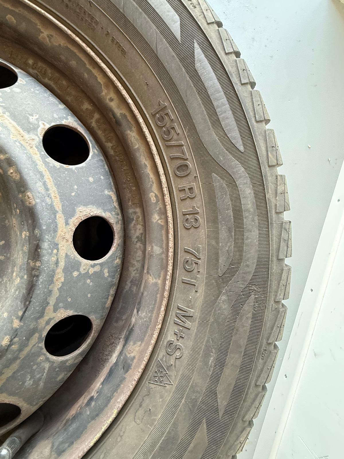Winterbanden op velg geschikt voor Hyundai i10