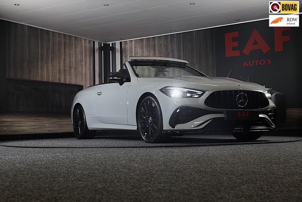 Mercedes-Benz CLE Cabriolet 300 4MATIC AMG Line / Massage /, Automaat, Gebruikt, Zwart, 4 cilinders