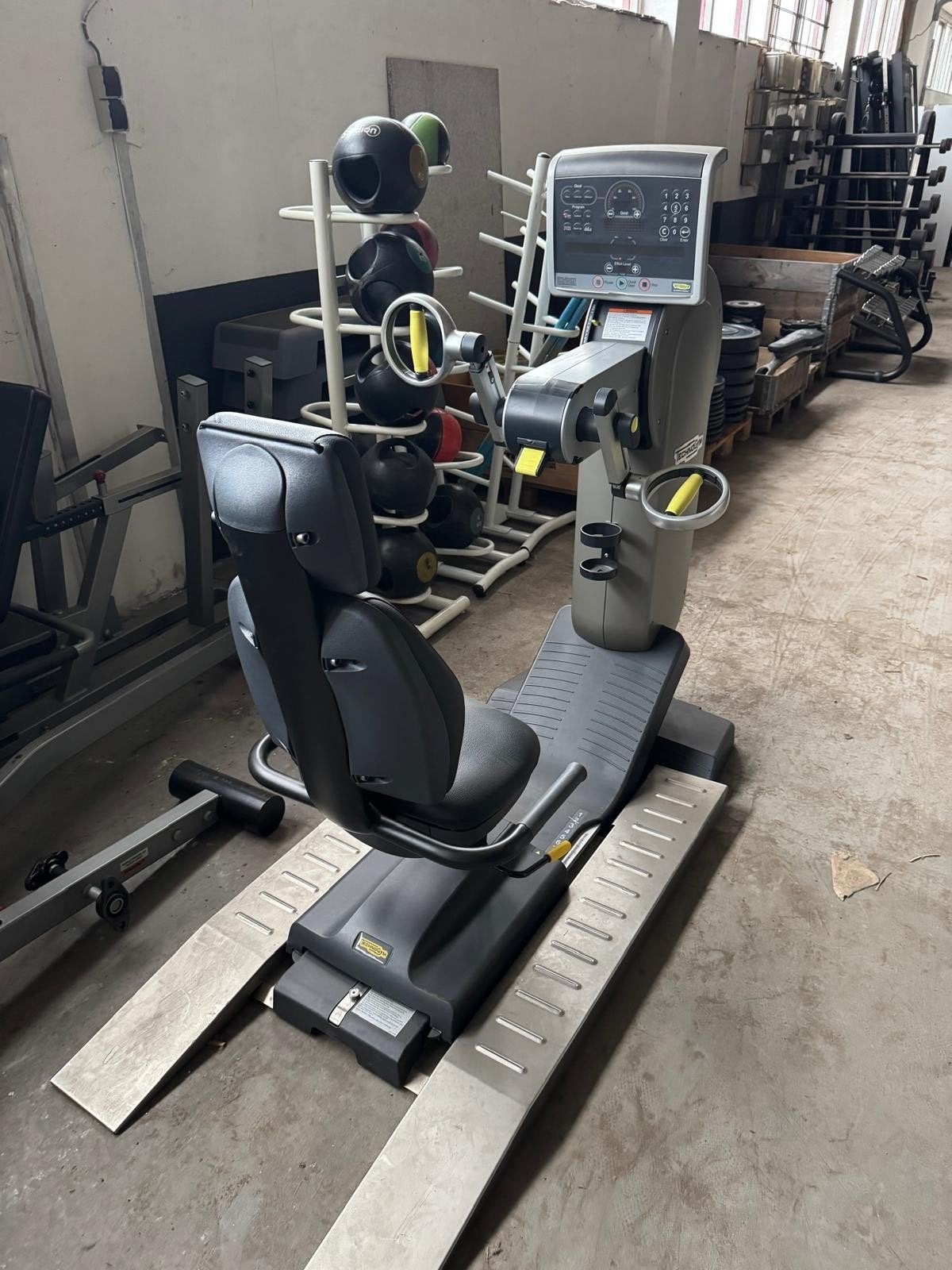 Technogym Armbike - Professionele Fitness Armtrainer, Ophalen of Verzenden, Info@technogym.com, Armen, Gebruikt