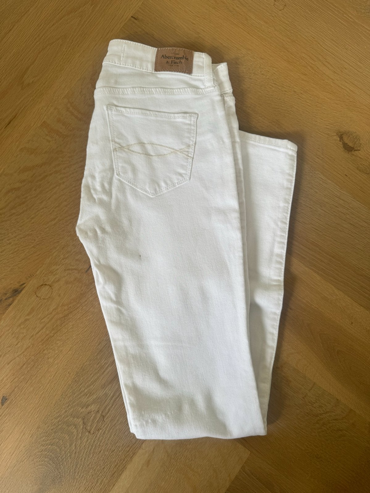 Abercrombie & Fitch witte jeans W25, Wit, Ophalen of Verzenden, Zo goed als nieuw, W27 (confectie 34) of kleiner