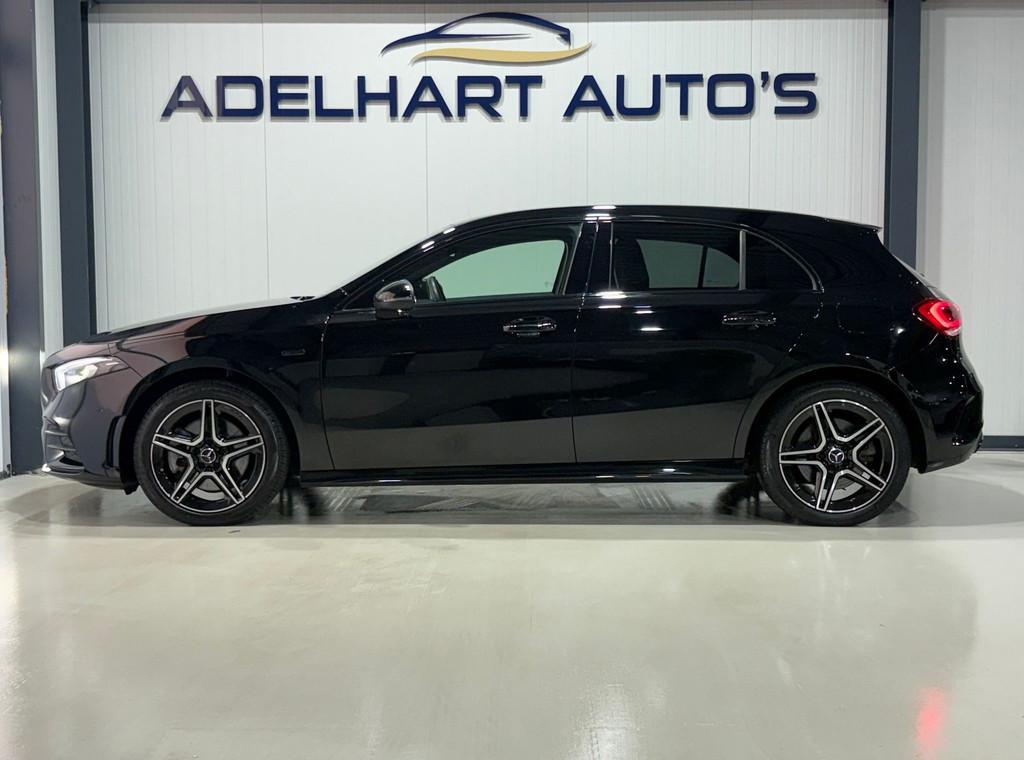 Mercedes-Benz A-klasse 250 e Business AMG Automaat / Navigat, Gebruikt, Zwart, 4 cilinders, Zwart