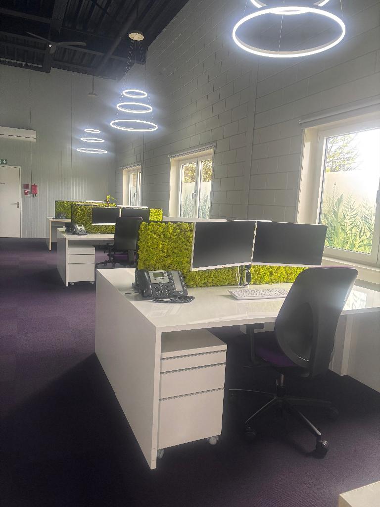 Bureau hoogglans wit incl verwarming 6 stuks, Huis en Inrichting, Ophalen, Overige typen, Gebruikt, Spaanplaat of MDF