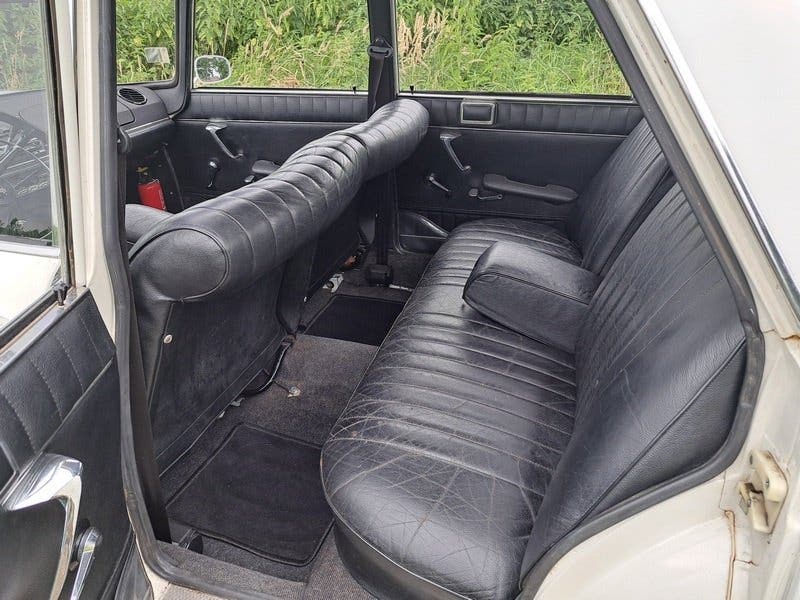 Peugeot 404 Super Luxe uit 1966, foto 8