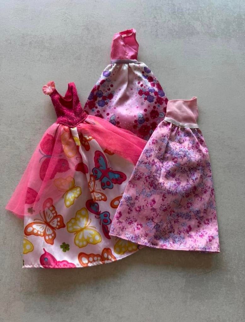 Barbie jurkjes, Verzamelen, Poppen, Ophalen of Verzenden, Gebruikt, Kleertjes