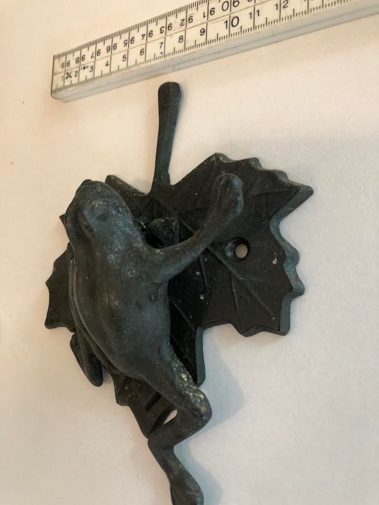 Deurklopper kikker op blad gietijzer messing uniek model, Ophalen of Verzenden, Gebruikt, Koper of Messing, Overige typen