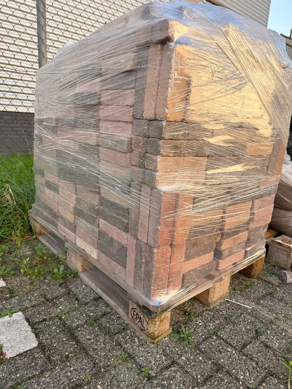 Gebruikte bakstenen en zand op pallet, Ophalen, Gebruikt, Bakstenen