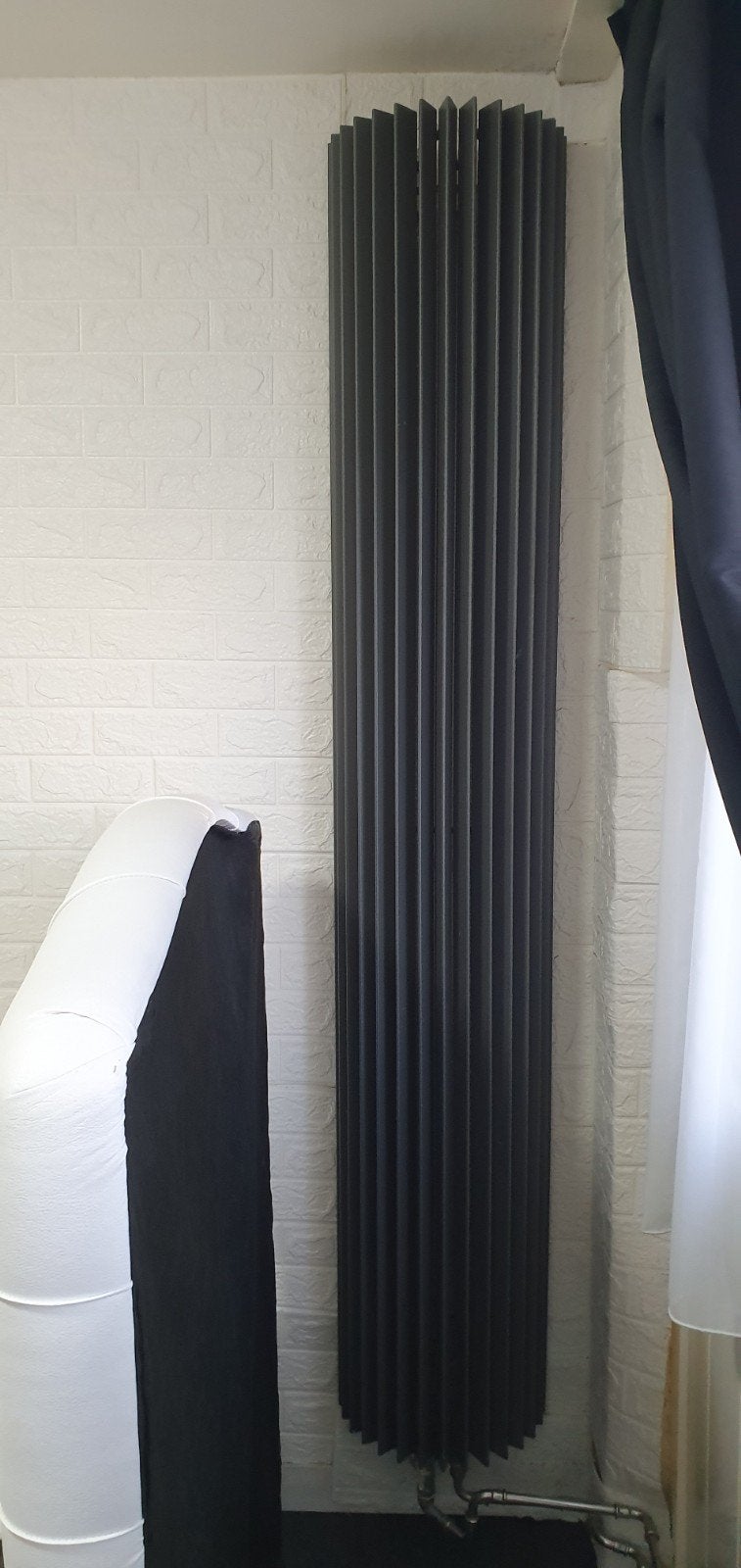 Moderne verticale radiator - Antraciet te koop, Gebruikt, Radiator, Minder dan 60 cm, Ophalen of Verzenden