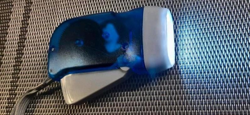 Nieuwe zaklantaarn, opwekbaar met de hand, Ophalen of Verzenden, Nieuw