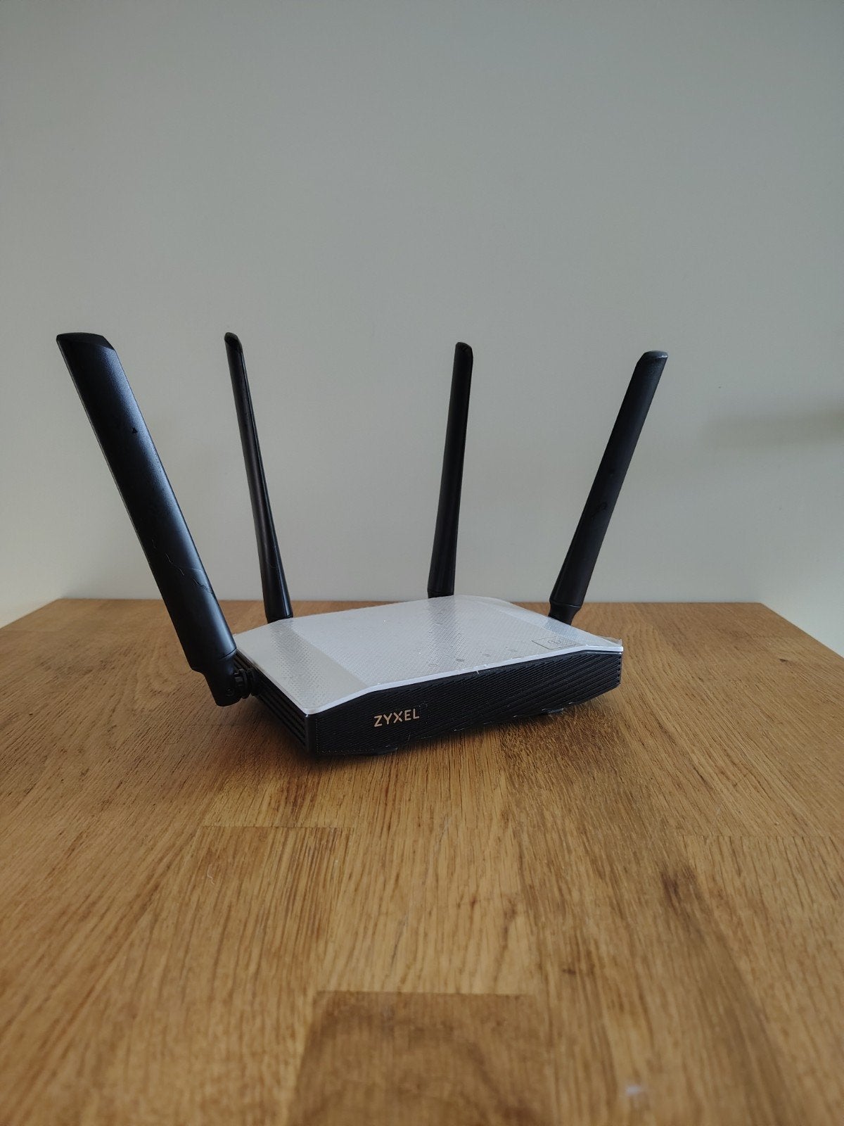 Zyxel NBG6604 AC1200 Dual-Band Gigabit Router, Ophalen of Verzenden, Zo goed als nieuw, Router, Zyxel
