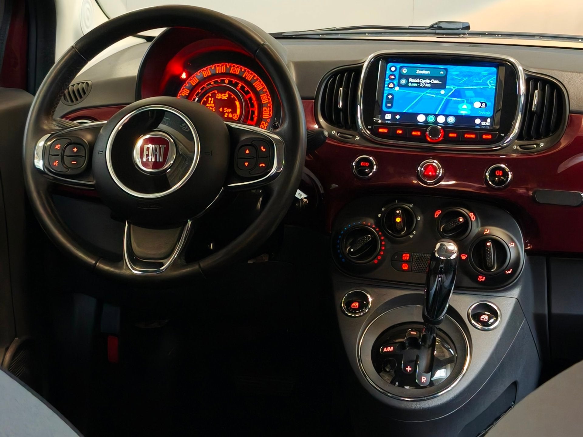 Fiat 500 0.9 T CARPLAY / ANDROID / SPOTIFY / AIRCO, Auto's, Stof, Gebruikt, Origineel Nederlands, Bedrijf