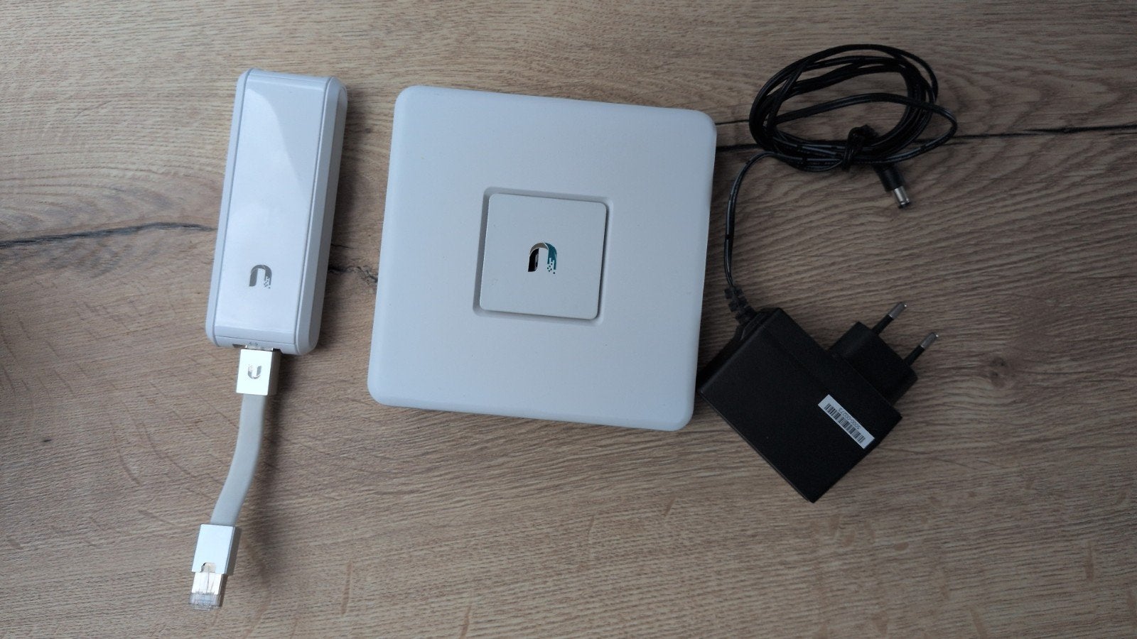 UniFi security gateway USG en cloud key gen1 UC-CK, Computers en Software, Routers en Modems, Ophalen of Verzenden