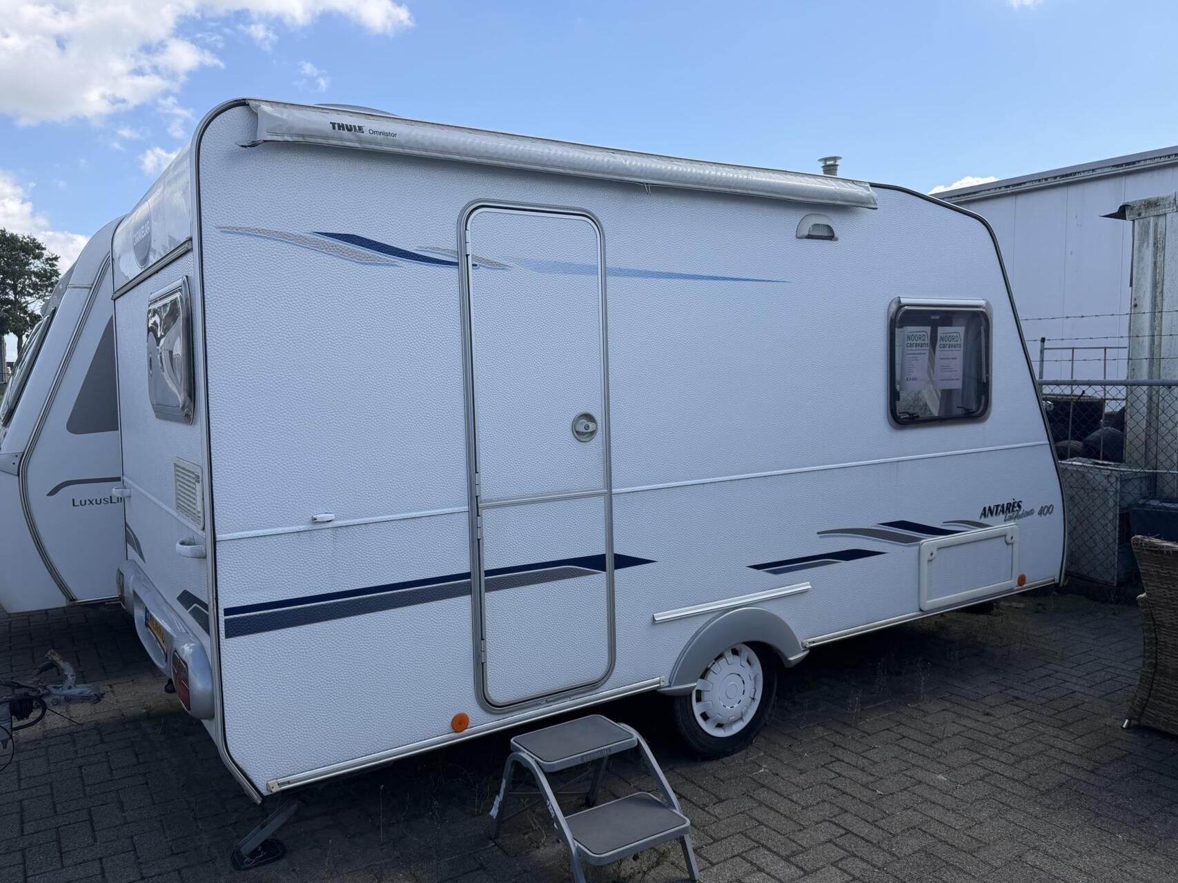 CARAVELAIR ANTARES 400 LUIFEL + VASTBED + LICHTGEWICHT, Bedrijf, 750 - 1000 kg, 5 tot 6 meter, Caravelair
