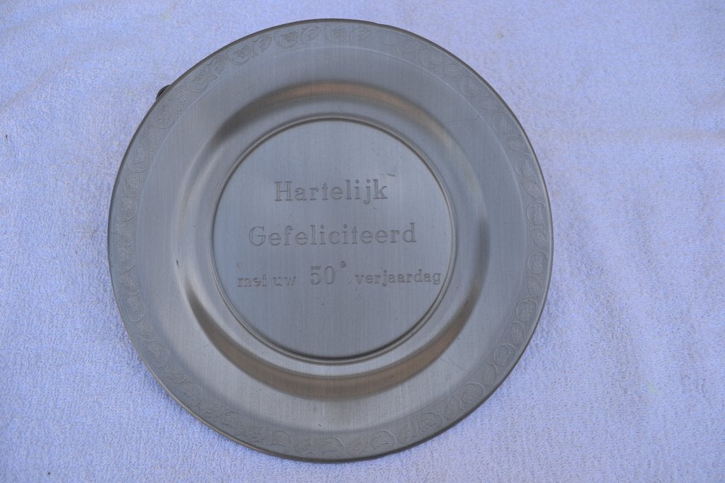 Mooi tinnen felicitatie Bord, 50 Jaar. Nr 8851, Ophalen of Verzenden