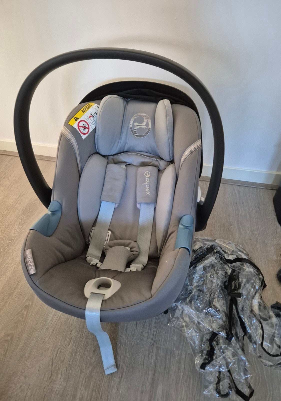 Cybex Autostoel Maxi Cosi met Stoelhoes en regenhoes, Autogordel, Zo goed als nieuw, 0 t/m 13 kg, Ophalen