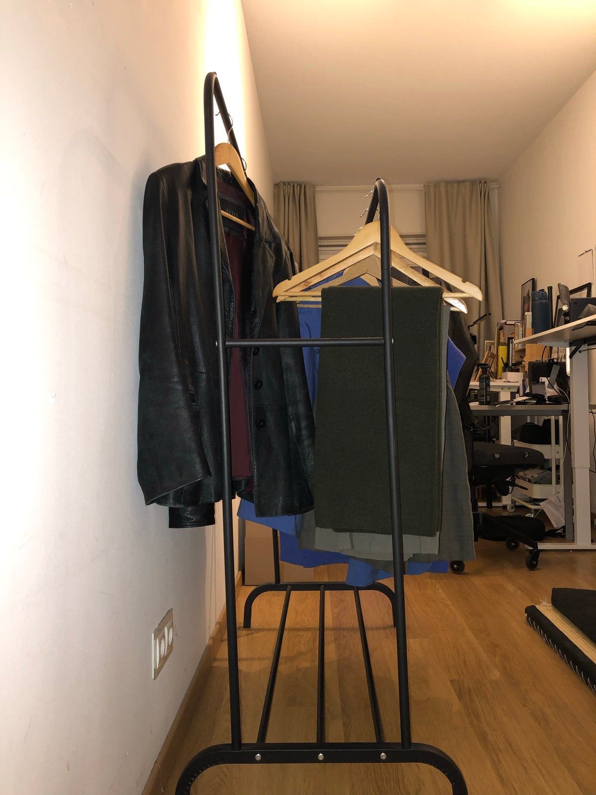 Zwart metalen kledingrek met dubbele stang, Ophalen, Gebruikt