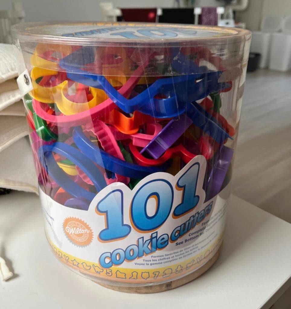 Wilton Cookie cutters 101 stuks, Ophalen, Zo goed als nieuw