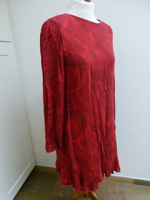 Jurk Janice gevoerd rood zwart maat 42 L viscose, Janice, Maat 42/44 (L), Ophalen of Verzenden, Zo goed als nieuw