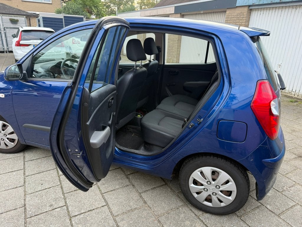 Foto 14 van Hyundai i10 1.25 I 5DR 2012 Blauw