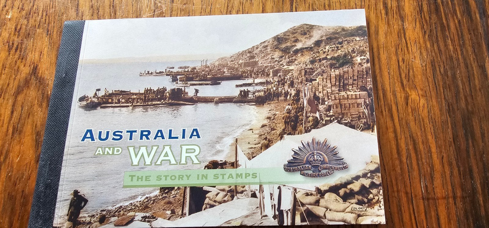 Prestige Booklet Australië en Oorlog: Verhaal in Postzege, Verzenden, Postfris