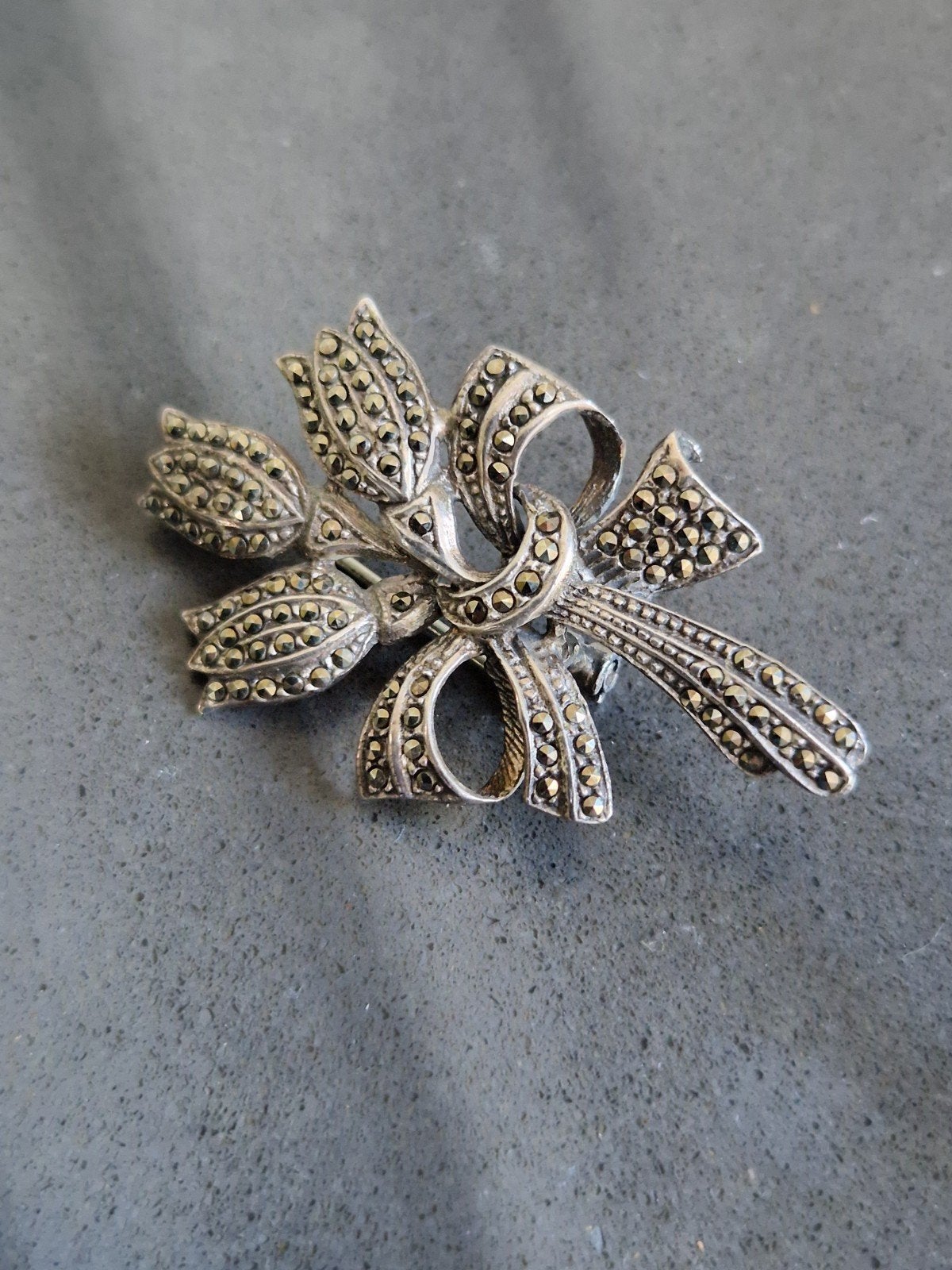 Vintage Zilveren Broche met Markasiet - 925 Sterling Zilver, Met kristal, 4 tot 7 cm, Gebruikt, Onbekend