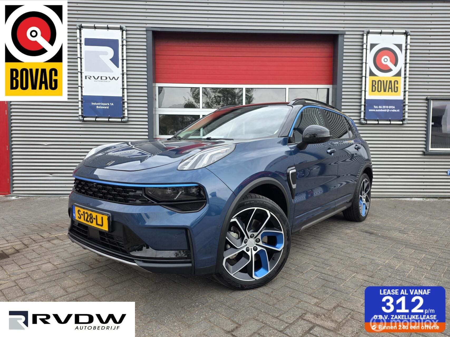Lynk & Co 01 - 1.5 261pk PHEV 7DCTH | 2023| PanoramaDak | 36, 1800 kg, Euro 6, Blauw, 120 €/maand