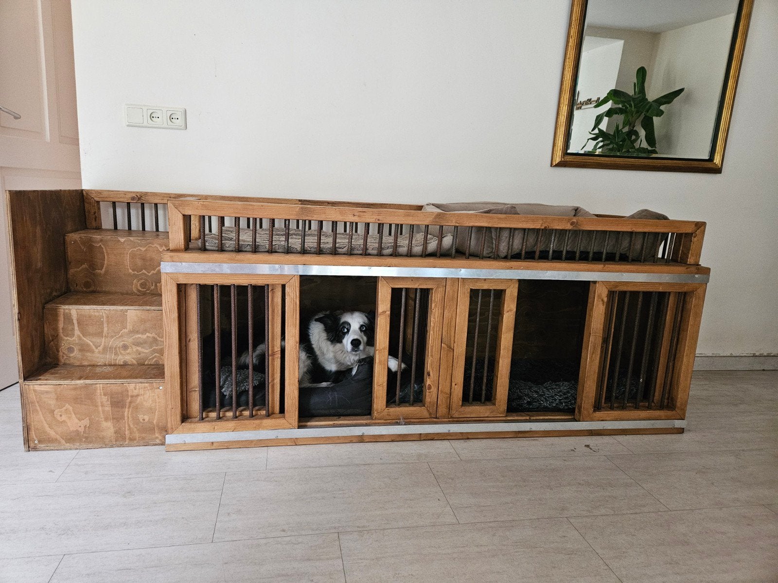 Massief zware houten bench voor 4 honden of dubbel honds, Ophalen, Zo goed als nieuw