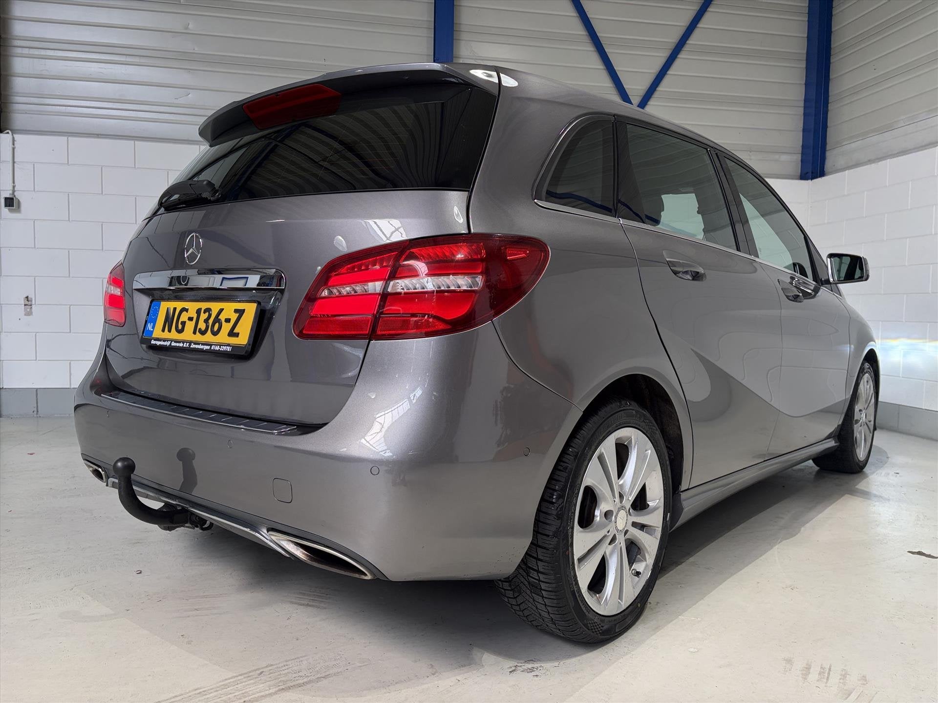Mercedes B-Klasse B 180 122PK Ambition. Cruise, Led, Sfeer,, Auto's, Keurmerk '100% Onderhouden', Gebruikt, 4 cilinders, Leder en Stof